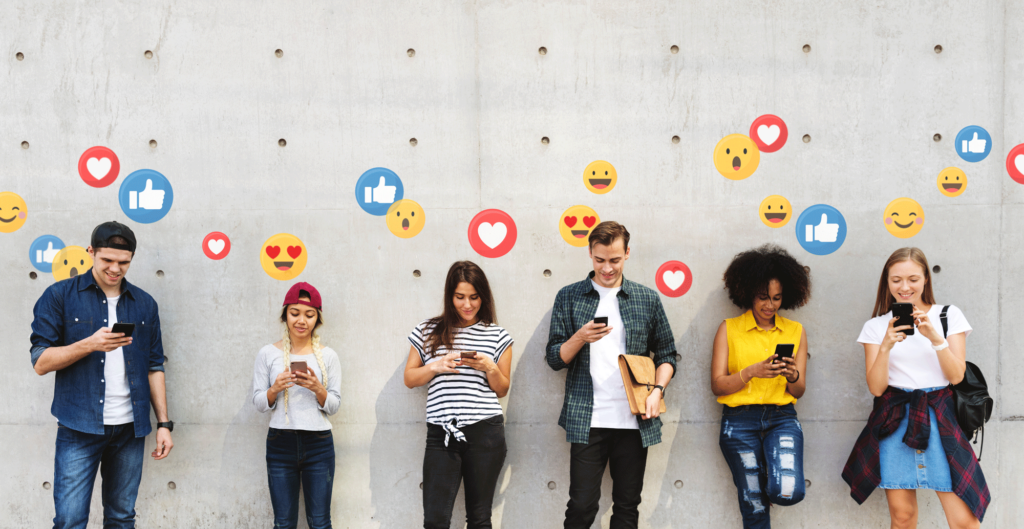 Digital Marketing - Jeunes sur smartphone